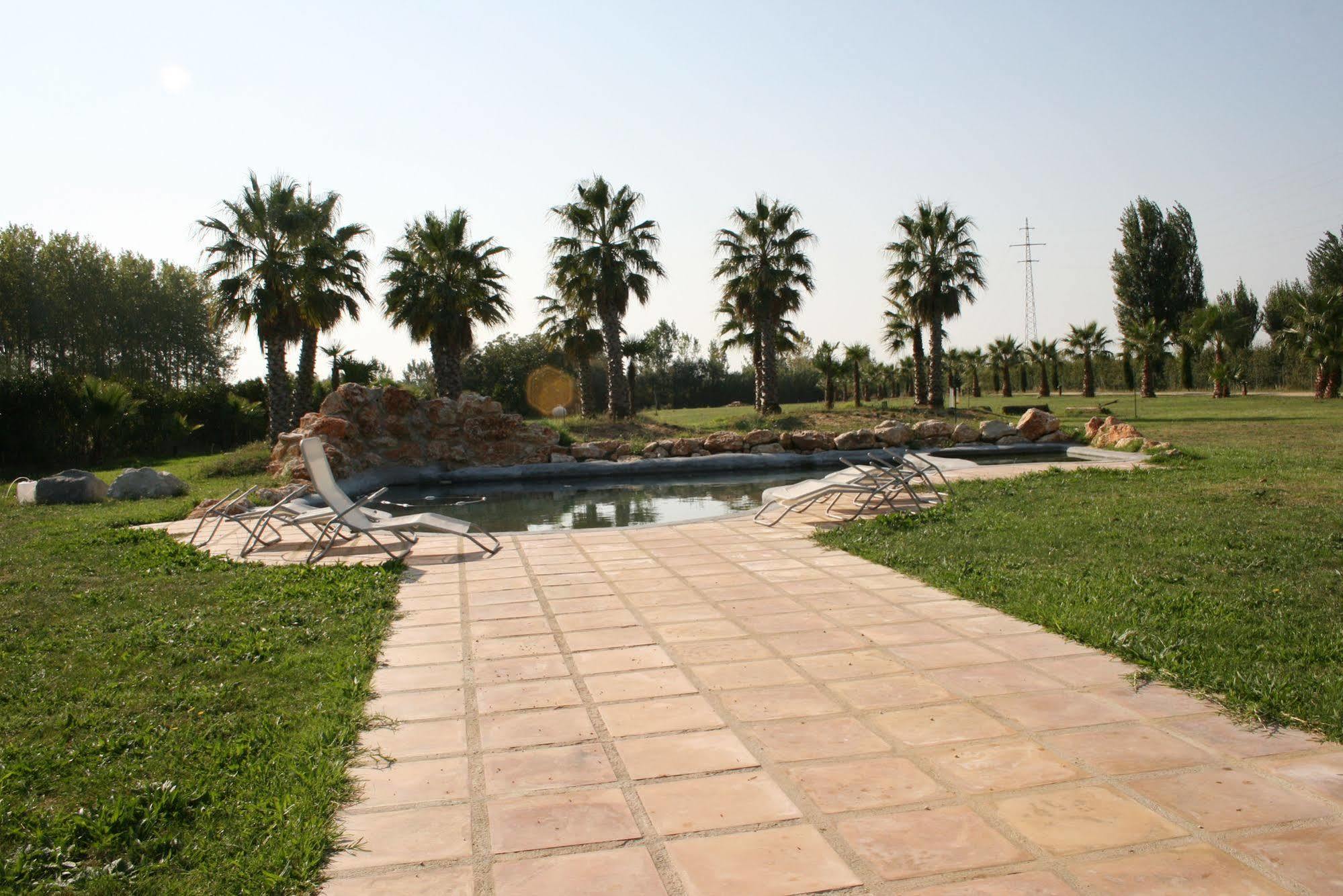 Mas Del Joncar Guest House Sant Pere Pescador Bagian luar foto